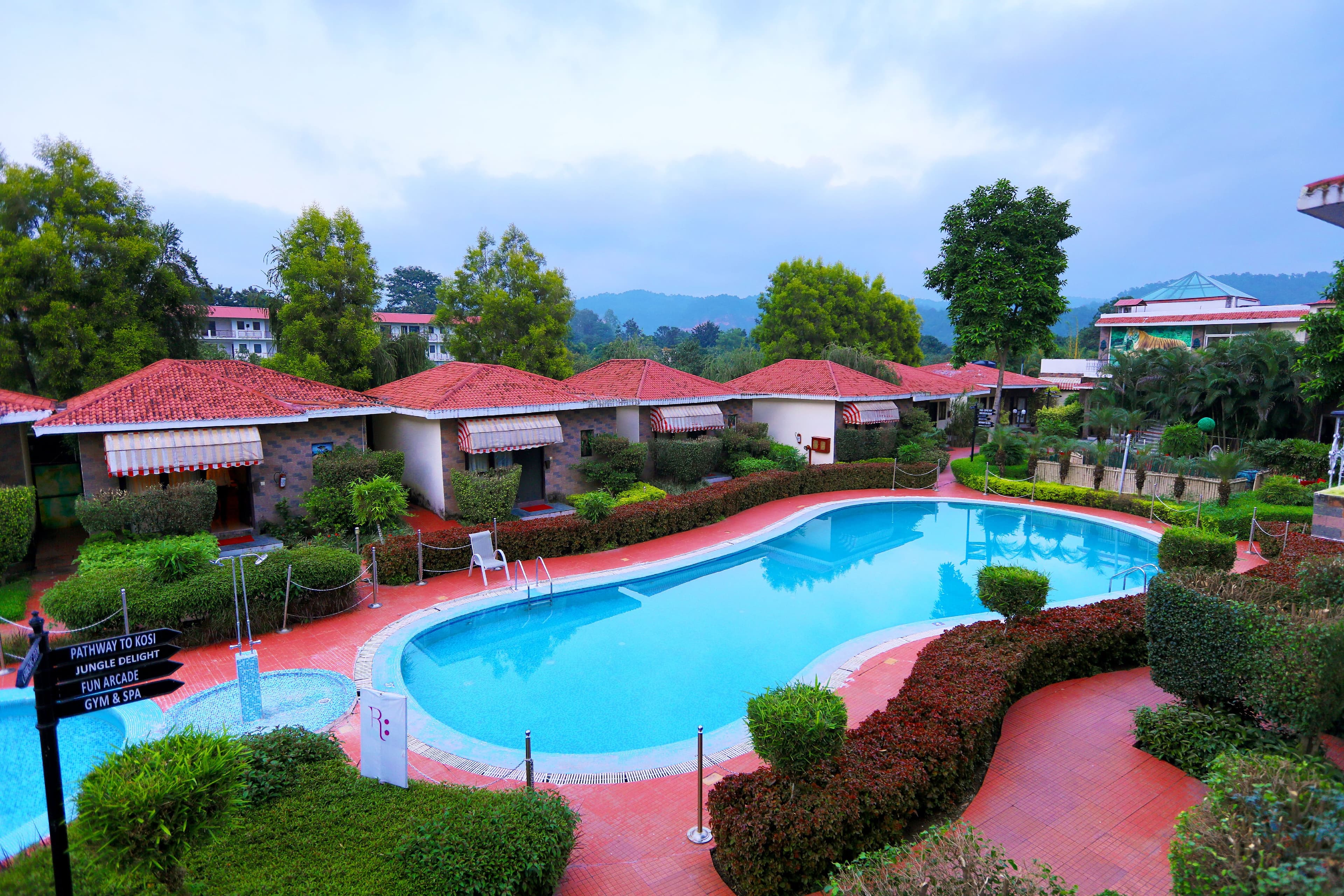 COUNTRY INN RESORT TARIKA RIVERSIDE - Jim Corbett view 2