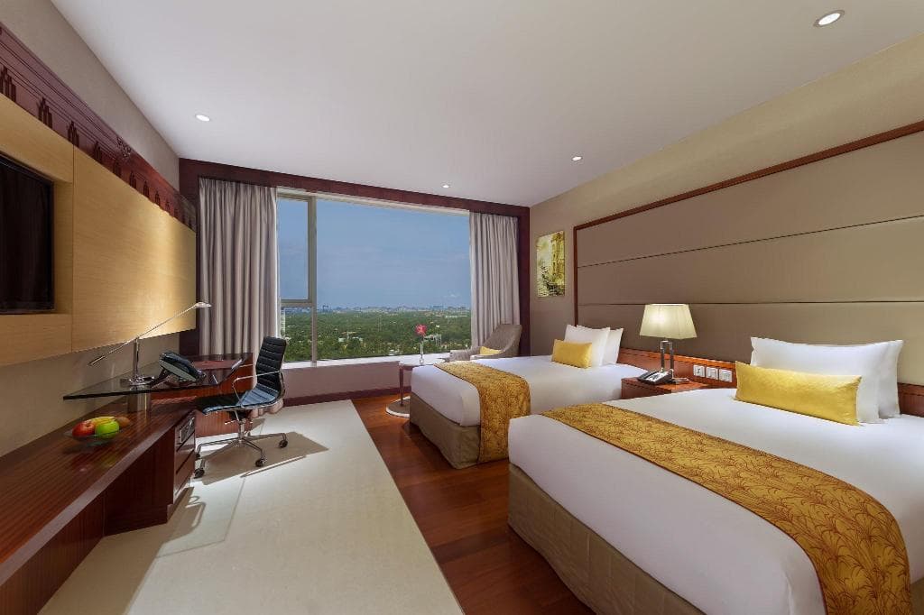 Crowne Plaza Kochi view 2