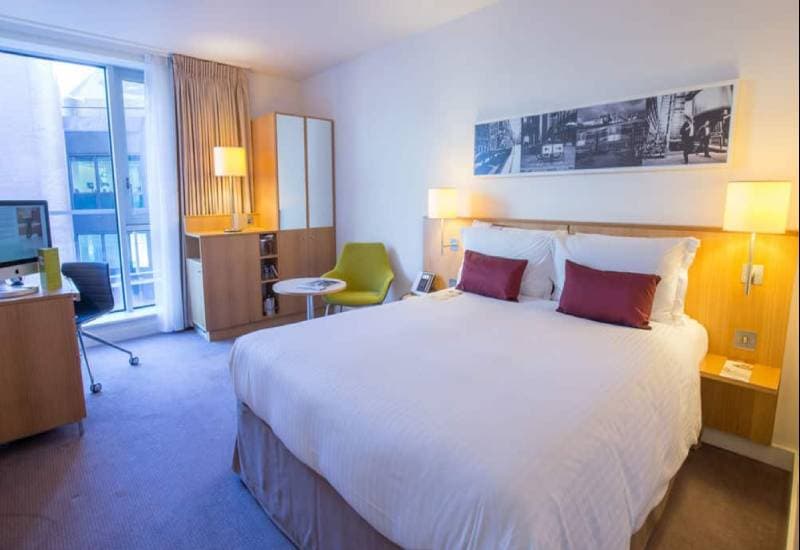 DoubleTree by Hilton Hotel London - Tower of London view 2