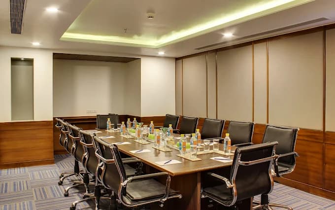 Golden Tulip Nirwana Hometel Jaipur view 4