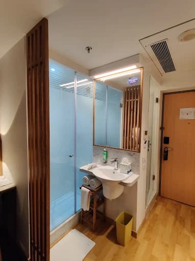 Holiday Inn Express Ahmedabad Prahlad Nagar view 3