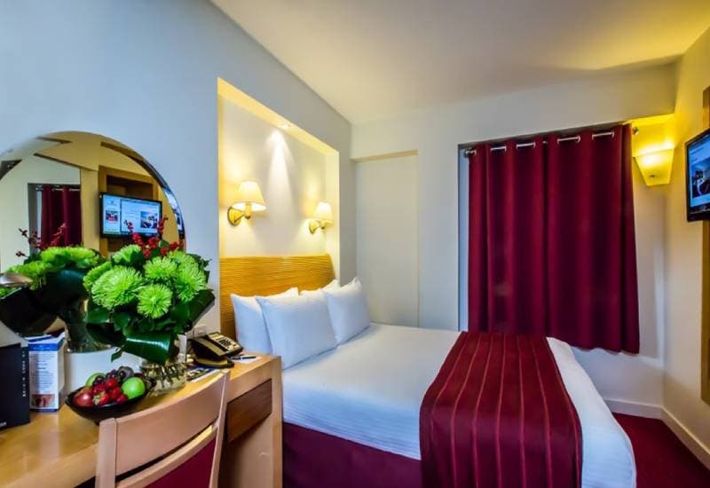 Holiday Inn London - Kensington High St., an IHG Hotel view 4