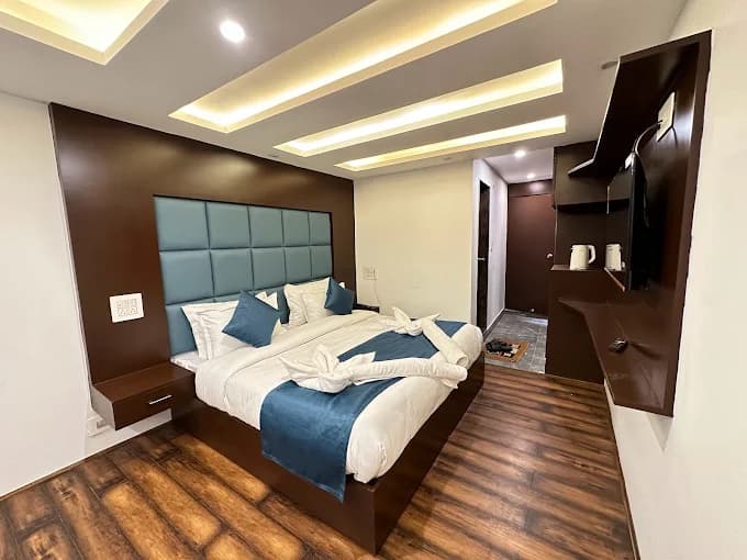 Hotel Fifth Season Pahalgam view 3