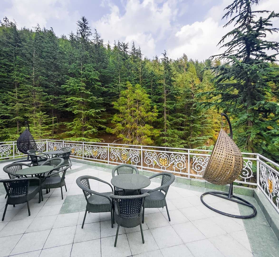 Hotel Green Valley Chail view 3