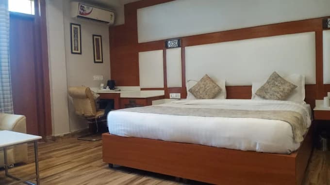 Hotel Lavish Inn & Black Magic Restaurant and Bar, Mcleodganj view 3