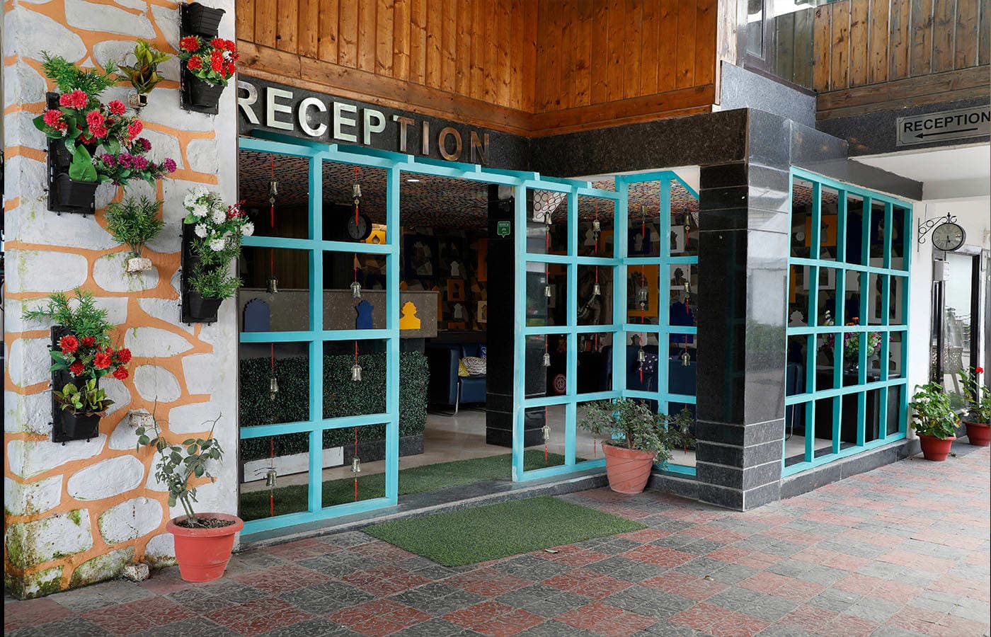 HOTEL LIMEWOOD - Nainital view 3