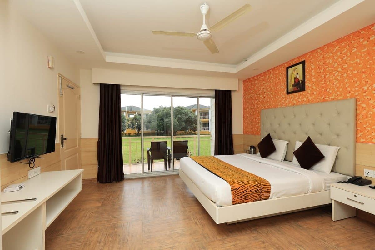 HOTEL LIMEWOOD - Nainital view 4