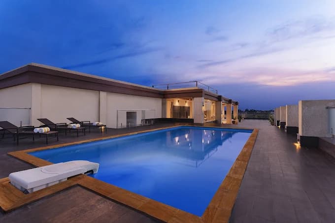 Hotel Nataraj Sarovar Portico Jhansi view 4