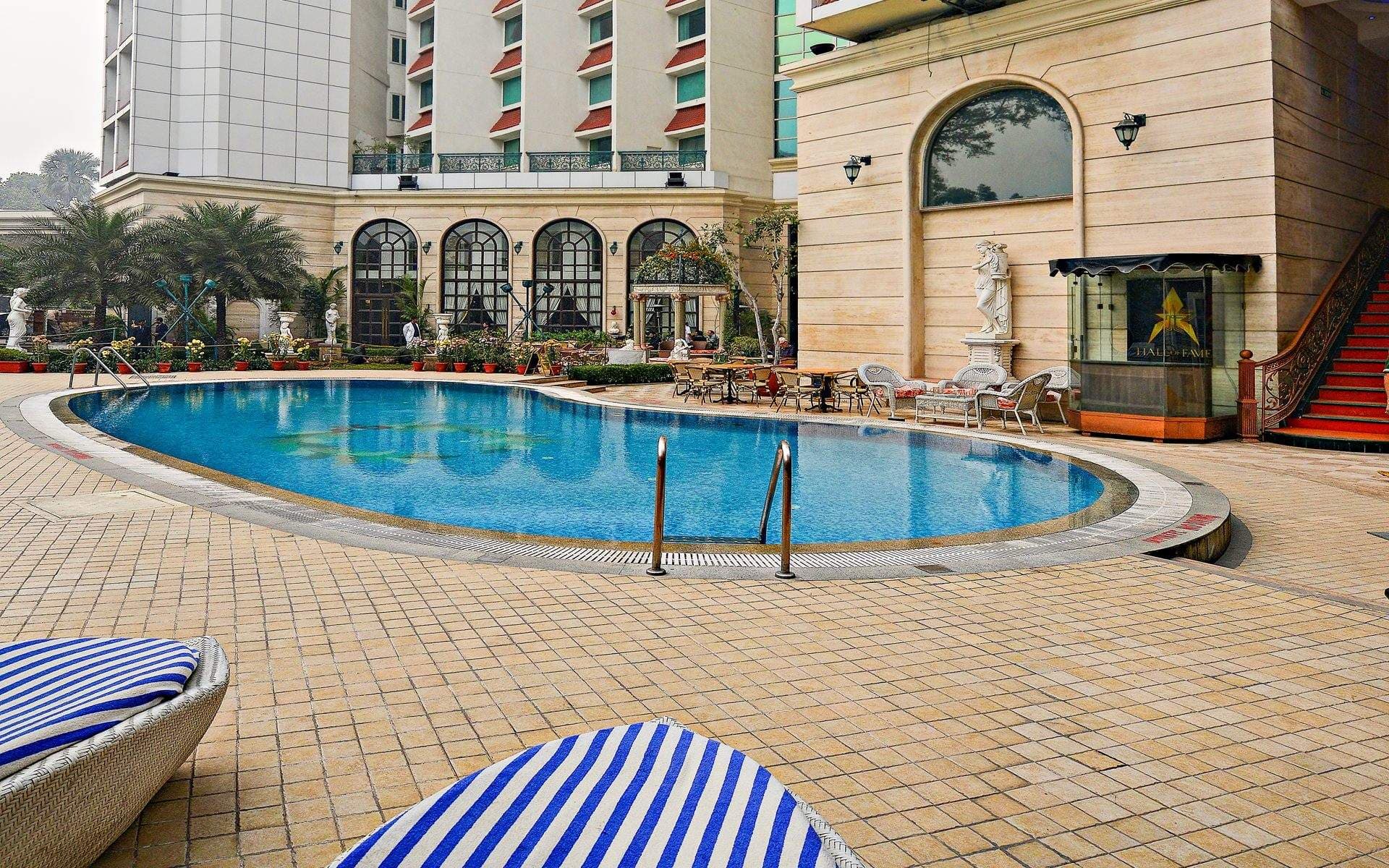 Hotel The Royal Plaza - New Delhi view 4