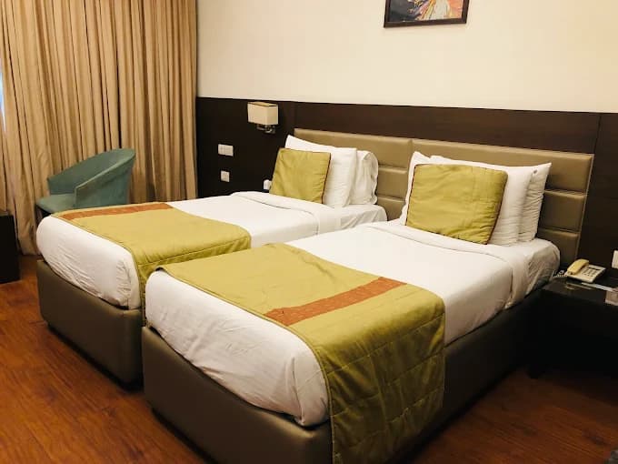 Ikhaya Hotel The Highline DELHI view 2