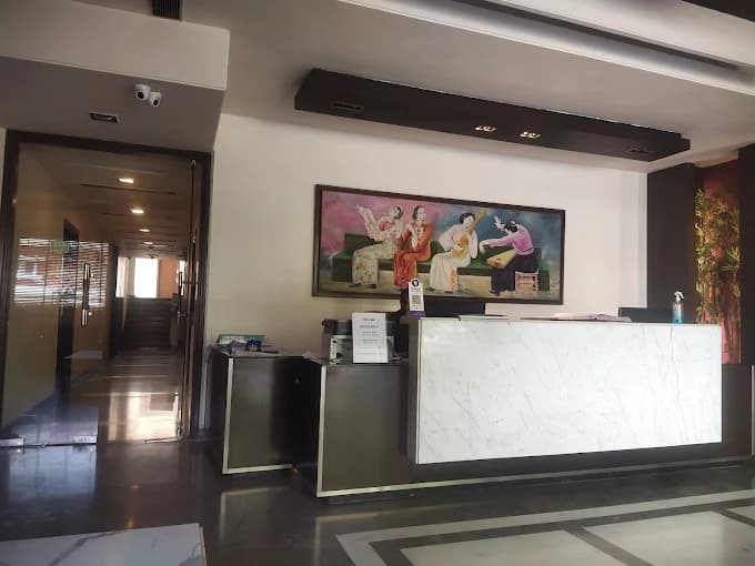 Ikhaya Hotel The Highline DELHI view 4
