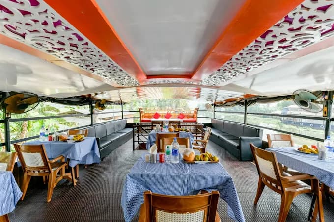 indraprastham houseboat, kerala view 3