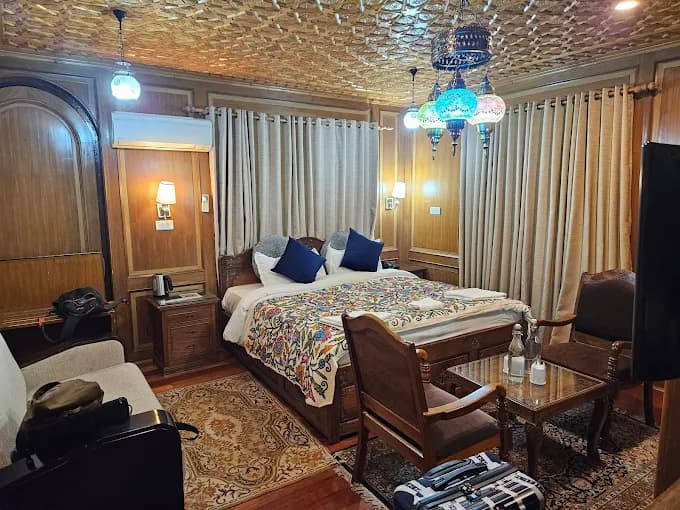 Kashmir Mahal Resorts Srinagar view 2