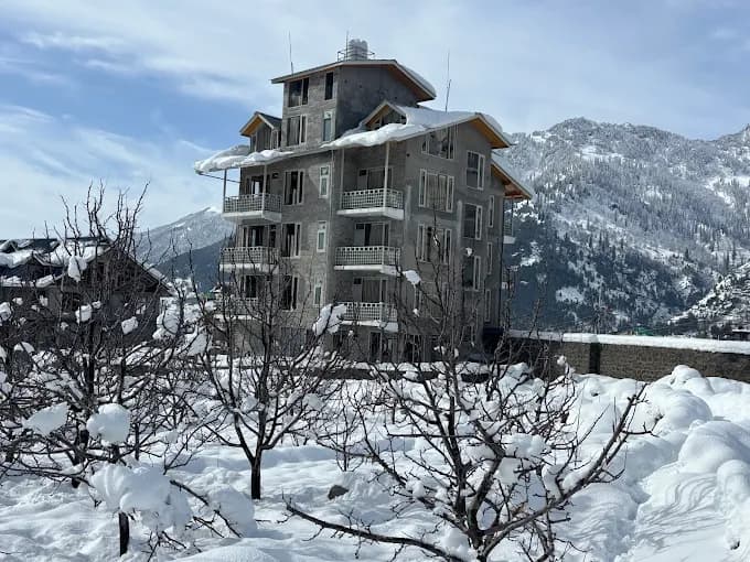 La Aero Resort Manali view 3