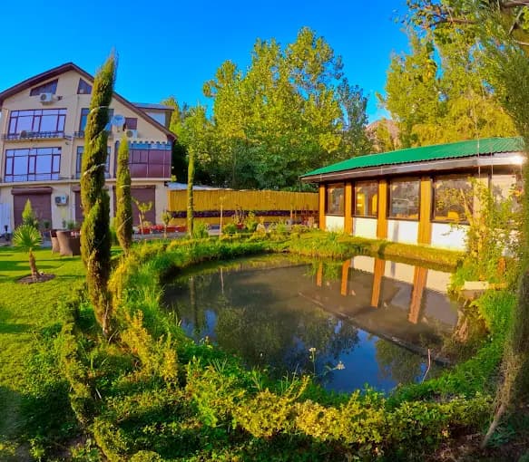 Lake Avenue by Stay Pattern Kashmir view 2