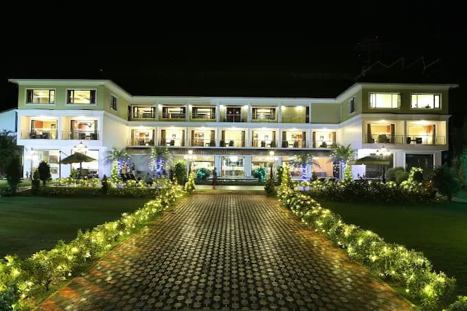 lake palace hotel, thiruvananthapuram view 4