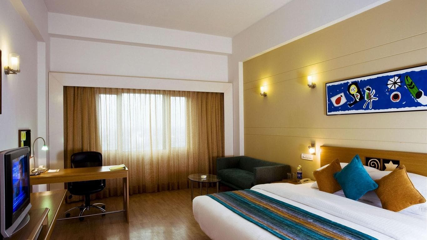 LEMON TREE HOTEL EAST DELHI MALL - New Delhi view 3