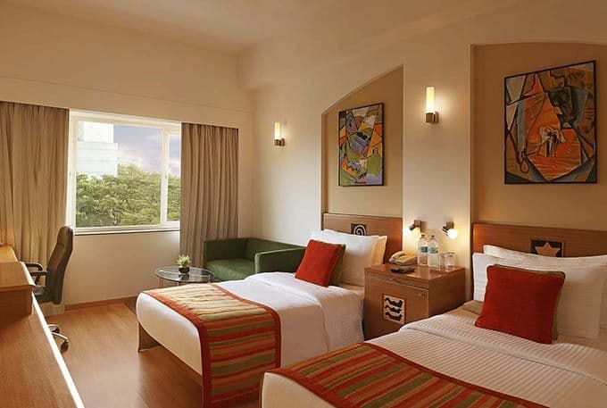 LEMON TREE HOTEL EAST DELHI MALL - New Delhi view 4
