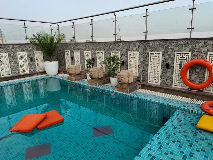 Mahagun Sarovar Portico Suites GHAZIABAD view 2