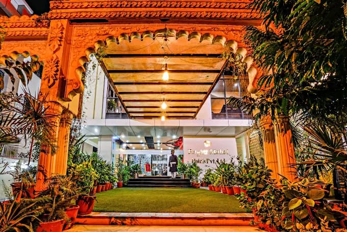 Raghu Mahal Hotel & Flames Restaurant Udaipur view 2