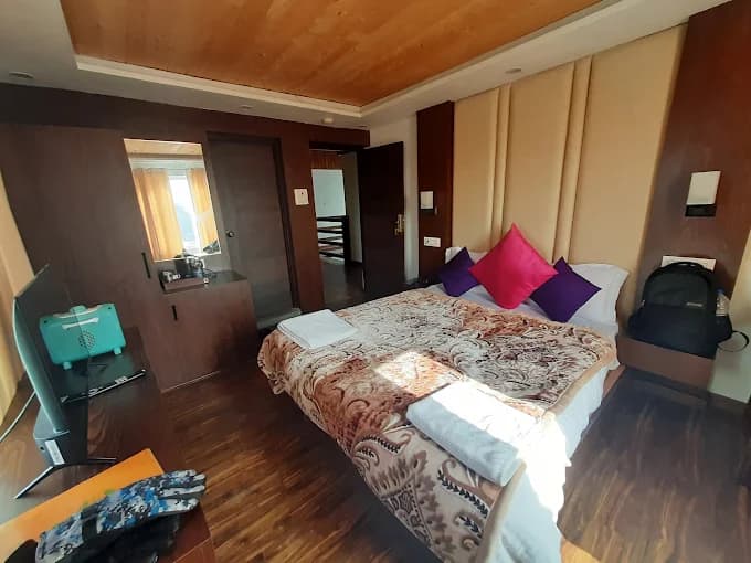 Riviera By Mountview PAHALGAM view 2