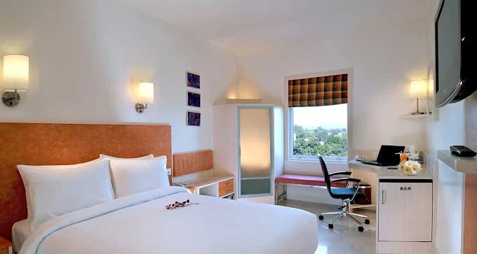 SAROVAR HOMETEL CHANDIGARH view 2