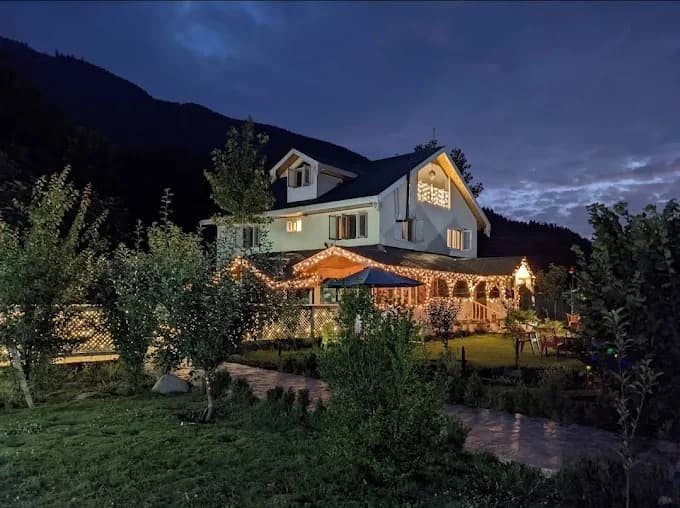 Shepherds Cottage SONMARG view 2