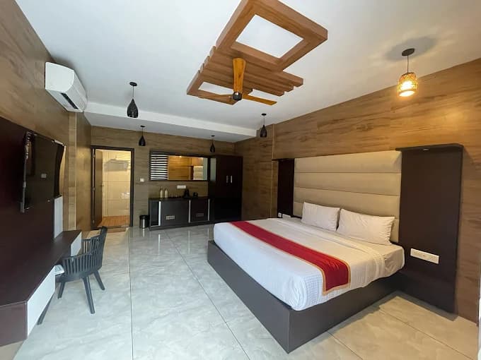 STAR EMAIRATES LUXURY RESORT & SPA, MUNNAR view 2