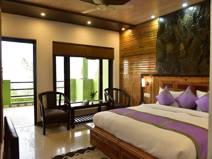 Sunita Himalayan Paradise Kausani view 4