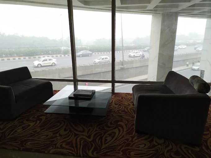 Taurus Sarovar Portico Hotel, New Delhi view 2