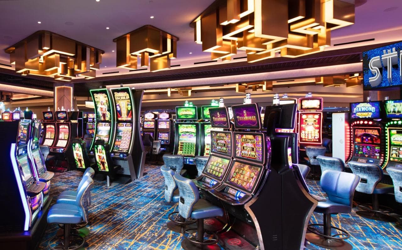 The STRAT Hotel, Casino & SkyPod view 3