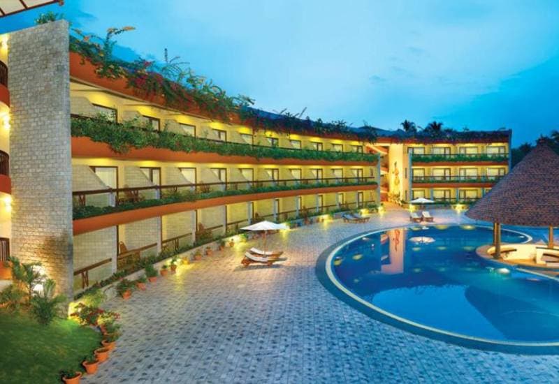 UDAY SUITES - THE GARDEN HOTEL view 4