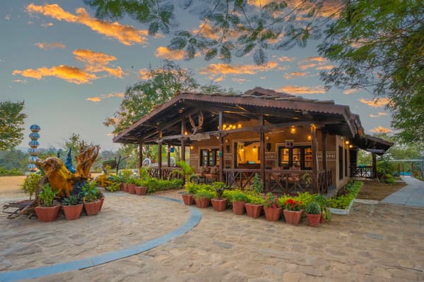 WOWSTAYZ Pachmarhi Ecotel Resort