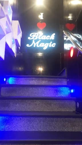 Hotel Lavish Inn & Black Magic Restaurant and Bar, Mcleodganj