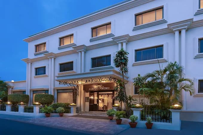 LA PLACE SAROVAR PORTICO LUCKNOW