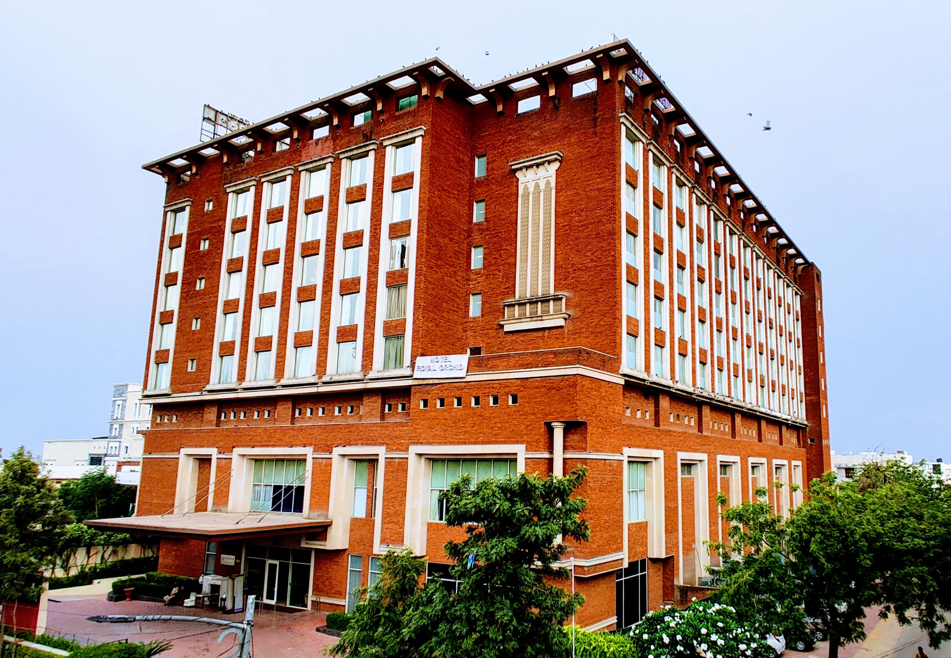 Royal Orchid Resort & Convention Centre - Banglore