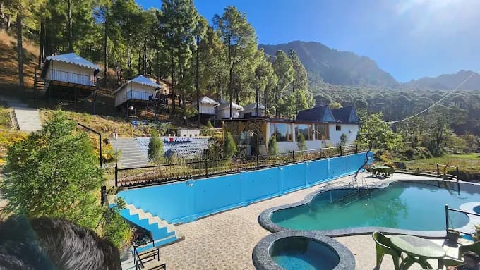 THE PARADISE POOL RESORT Khurpatal